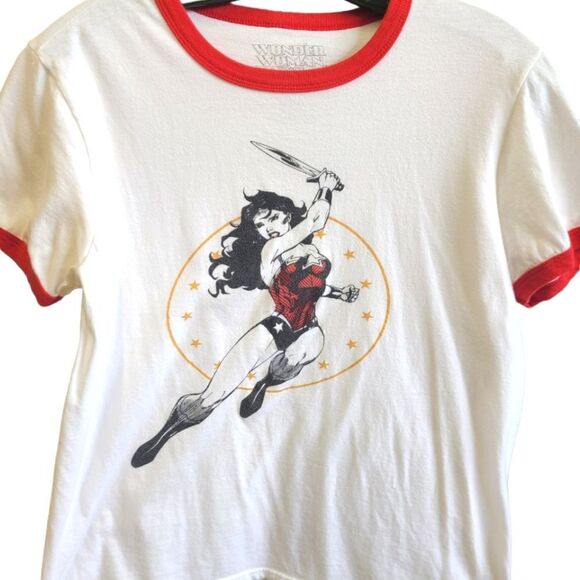 Wonder Woman Tee Shirt size Medium - Picture 2 of 5